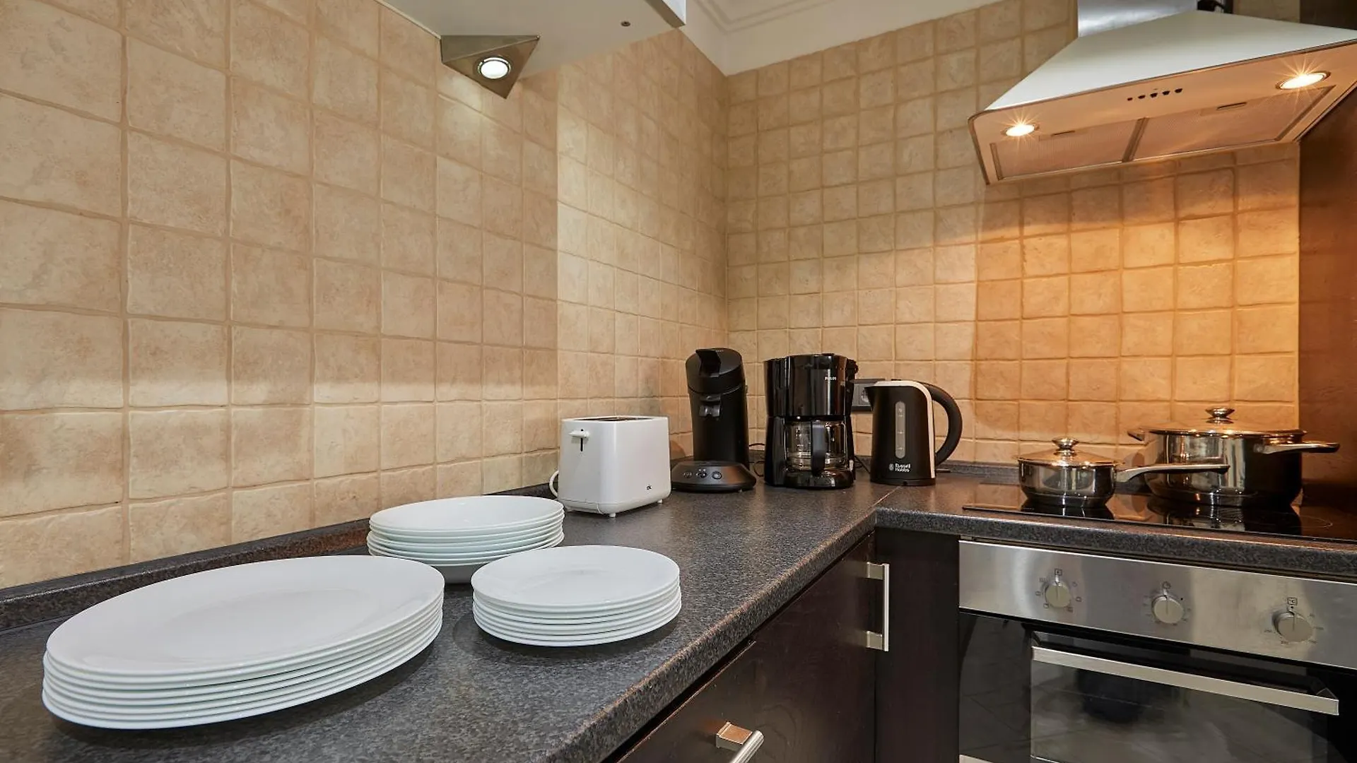 The Queen Luxury Apartments - Villa Cortina Luxembourg 0*,