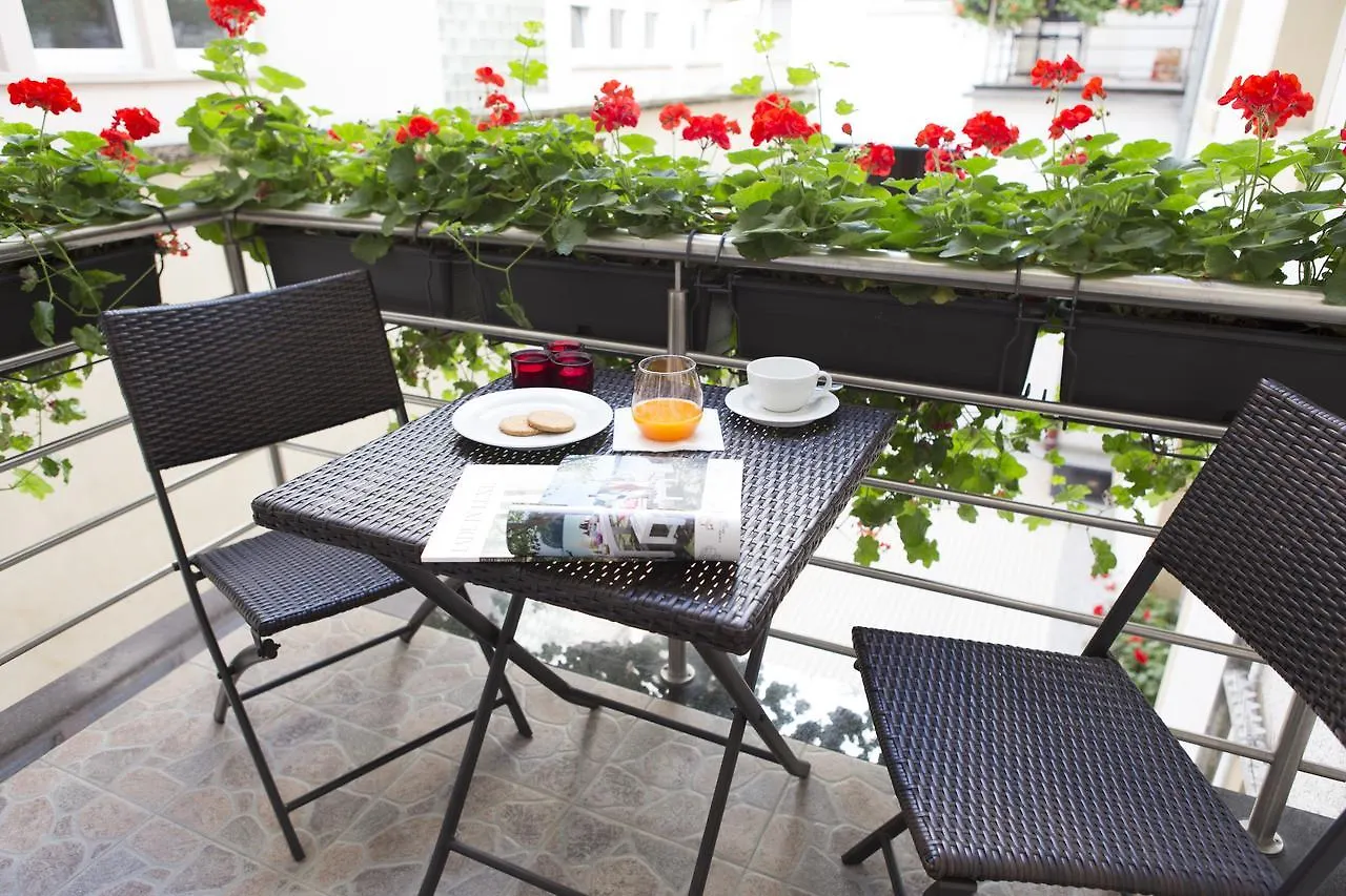 The Queen Luxury Apartments - Villa Cortina Luxembourg 0*,  Luxembourg
