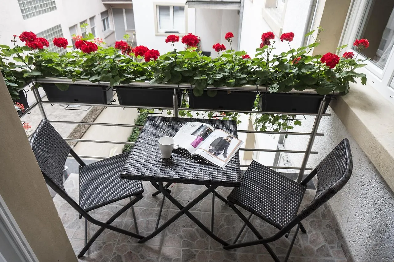 The Queen Luxury Apartments - Villa Cortina Luxembourg
